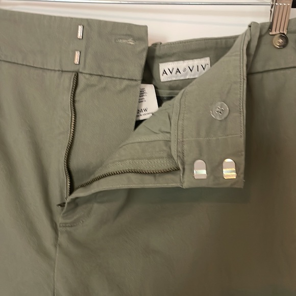 Khaki pants, size 24w, new, never worn with tags - Picture 2 of 6